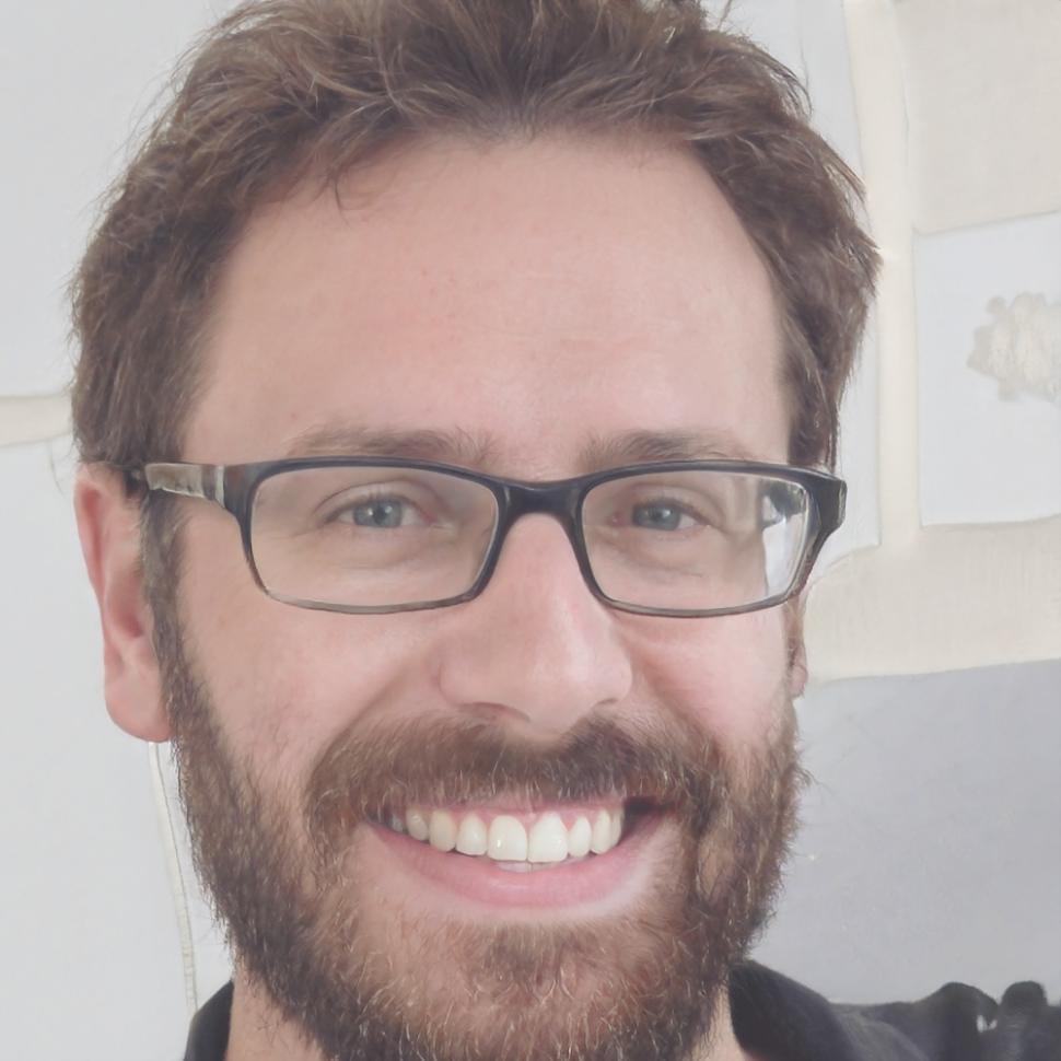 Portrait de Marc Dubois, analyste financier